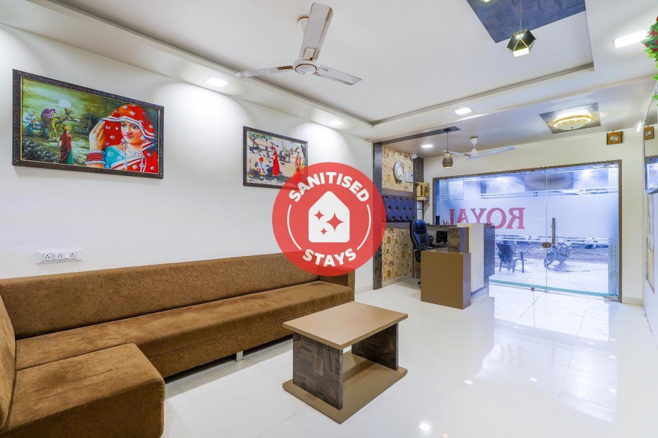 Naroda Oyo 47110 Hotel Royal Palace מראה חיצוני תמונה
