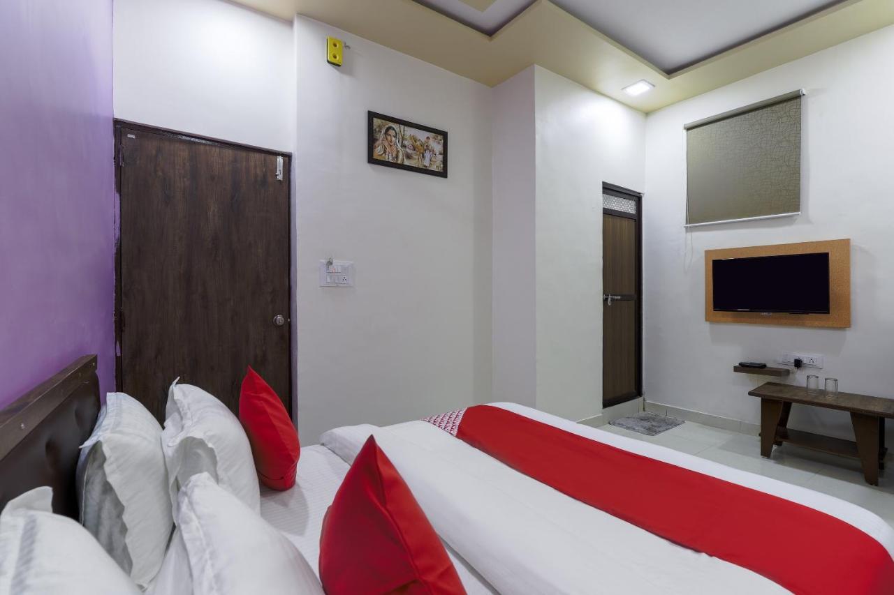 Naroda Oyo 47110 Hotel Royal Palace מראה חיצוני תמונה
