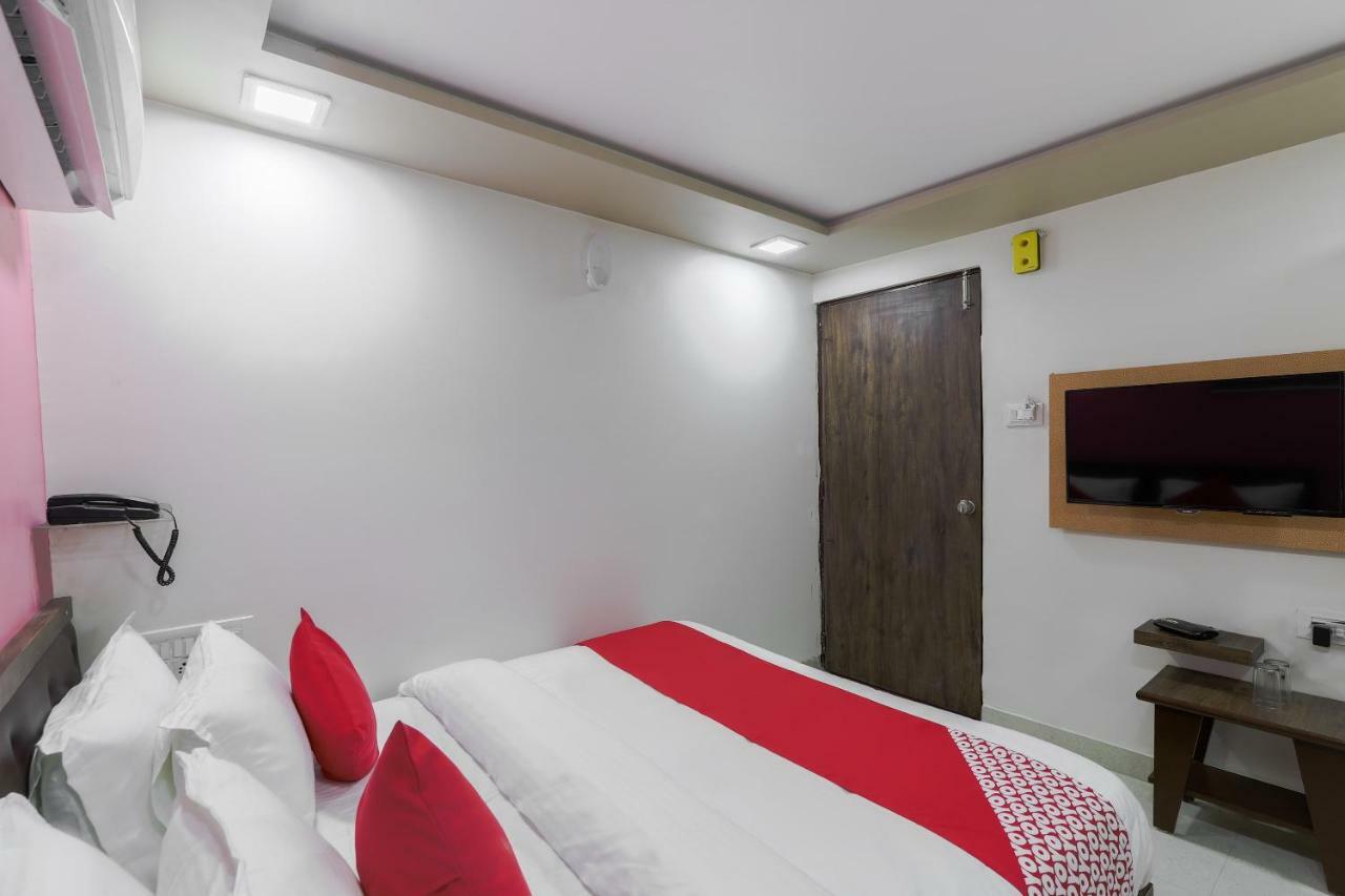 Naroda Oyo 47110 Hotel Royal Palace מראה חיצוני תמונה