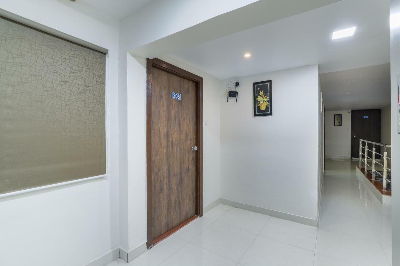Naroda Oyo 47110 Hotel Royal Palace מראה חיצוני תמונה