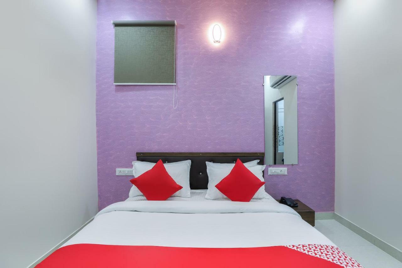 Naroda Oyo 47110 Hotel Royal Palace מראה חיצוני תמונה
