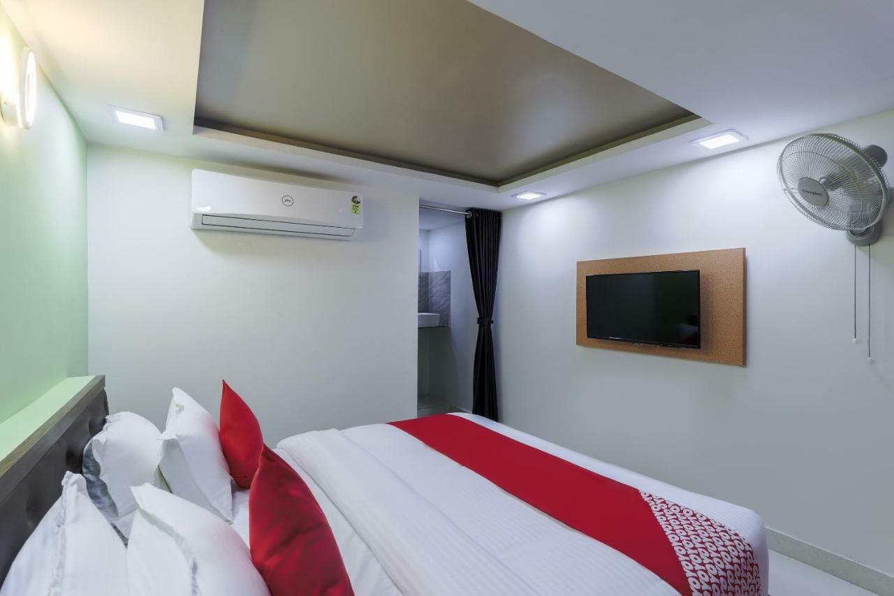 Naroda Oyo 47110 Hotel Royal Palace מראה חיצוני תמונה