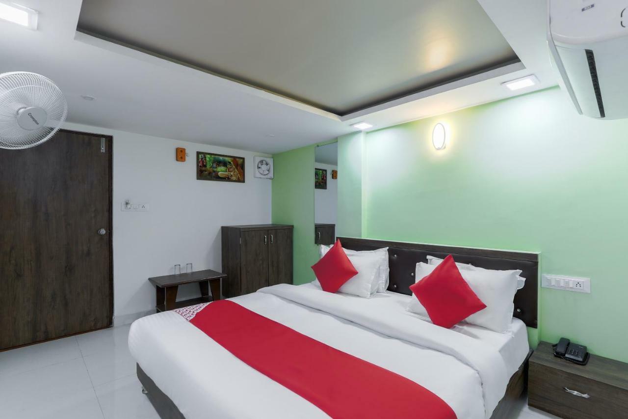 Naroda Oyo 47110 Hotel Royal Palace מראה חיצוני תמונה