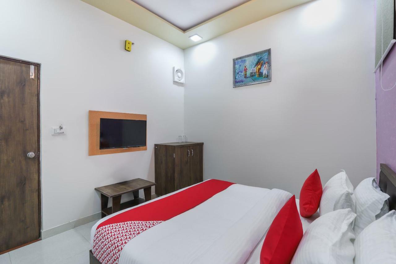 Naroda Oyo 47110 Hotel Royal Palace מראה חיצוני תמונה